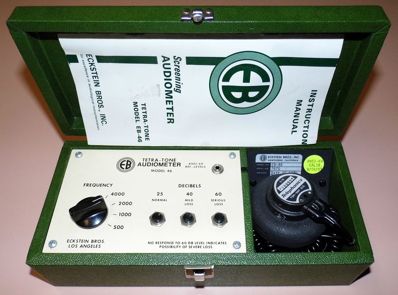 Файл:Vintage Eckstein Bros., Inc. Screening Audiometer, Tetra-Tone Model EB-46, Circa 1975 (16733399820).jpg